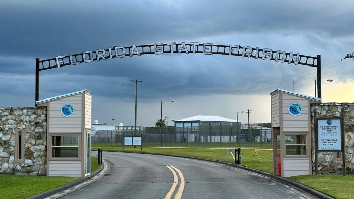 Man who set neighbor on fire during a home burglary set to be executed in Florida