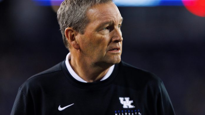 Retiring Kentucky AD Mitch Barnhart won't take new high-paying role at school