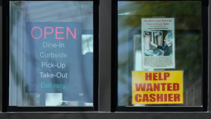 US jobless claims rise to 215,000 but layoffs remain low despite Iran war uncertainty