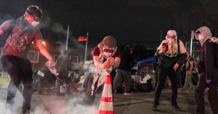 Dueling protests face off at New Jersey ICE detention center over detainee conditions