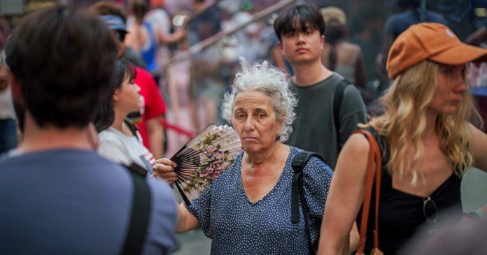 Extreme heat lingers across Mid-Atlantic as incoming storms expected to cool states off