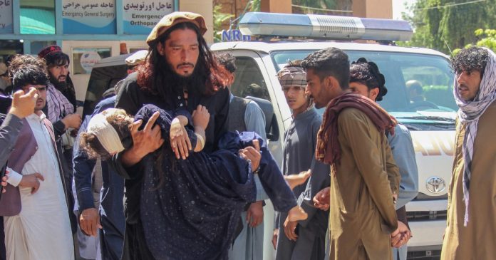 Truck carrying returning refugees crashes in eastern Afghanistan, killing 22