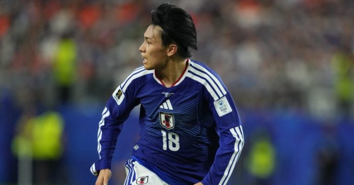 Ayase Ueda saca un misil y amplía la ventaja de Japón
