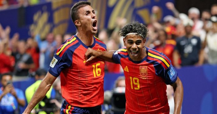 La Roja pasa por encima de Arabia Saudí y suma su primer triunfo.