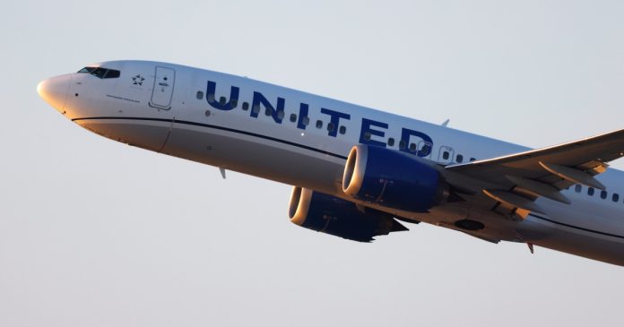 Man arrested and accused of sneaking onto United Airlines flight with fake boarding pass