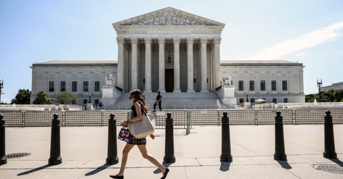 Supreme Court to weigh rights of federal prison inmates to sue over lack of medical treatment