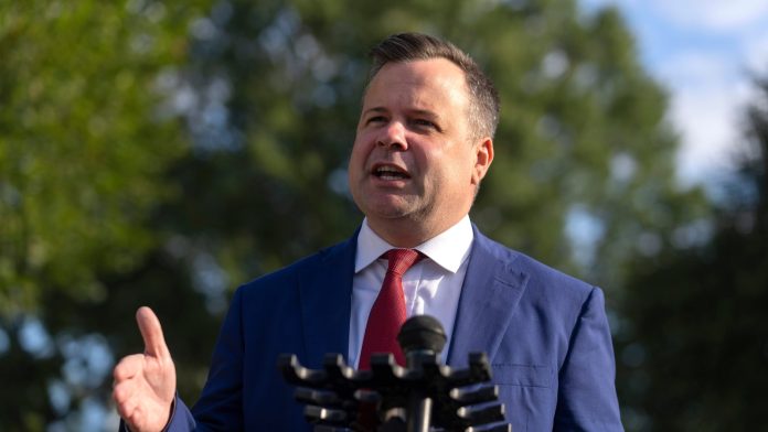 Trump sticks with Pulte for intel job as risk grows of lapse in spy powers