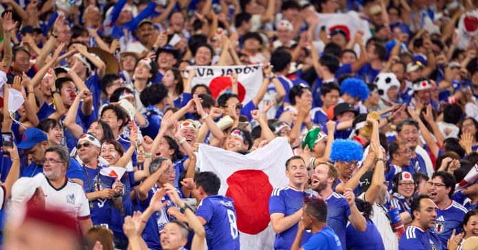 Fans de Japón y Túnez vivieron la fiesta en el Estadio Monterrey