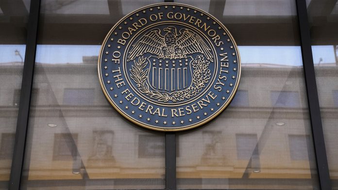 All 32 of the nation's biggest banks clear the Fed's annual 'stress test'