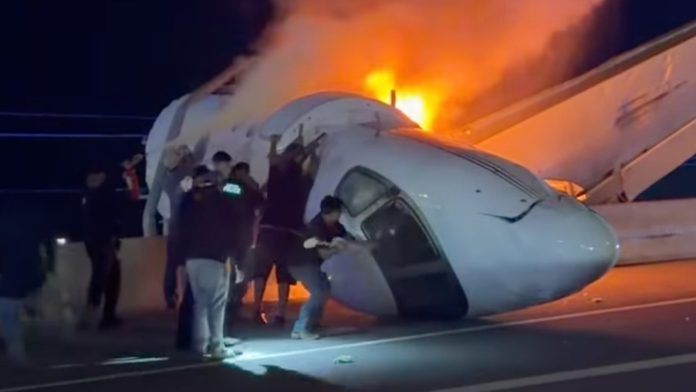 With a sledgehammer and a shovel, volunteers raced to save passengers in Texas plane crash