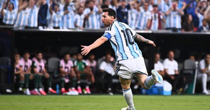 ¡Messi, goleador histórico! Argentina golea en su debut