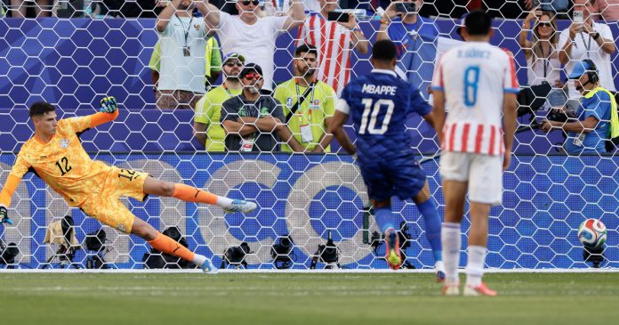 France records another ho-hum win, as it aims for a third-straight World Cup final