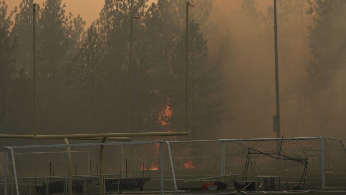 Eastern Washington fires have burned 600 structures and forced the evacuation of 5,000 homes