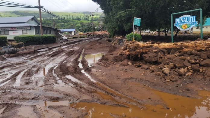 Tropical Storm Moke advances toward Hawaii as winds strengthen