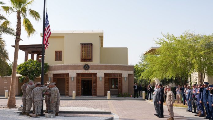 US diplomats and family members slowly begin to return to the Mideast embassies