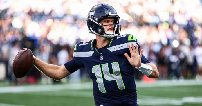 Seahawks quarterback Sam Darnold leaves game with a hip injury in NFL opener