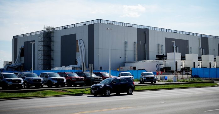 Voters in key midterm races push back on data centers, and the U.S. strikes Iranian oil tankers: Weekend Rundown