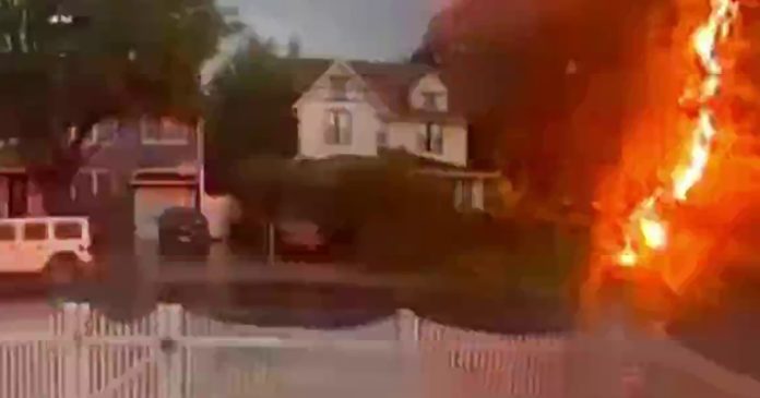 Staten Island man survives lightning strike 