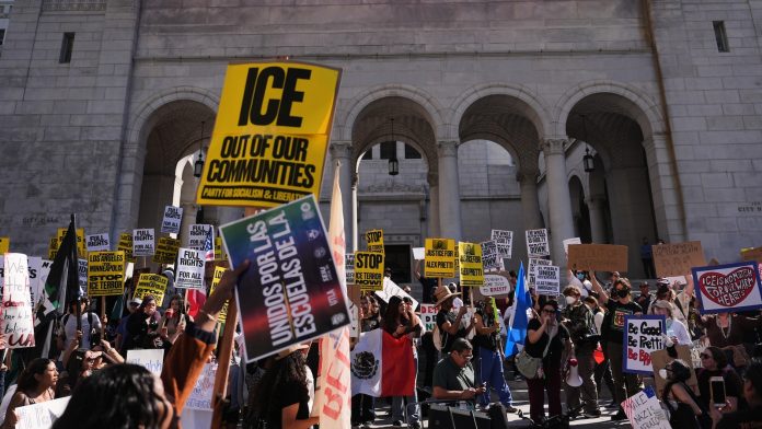 Federal judge restricts warrantless immigration arrests in Southern California