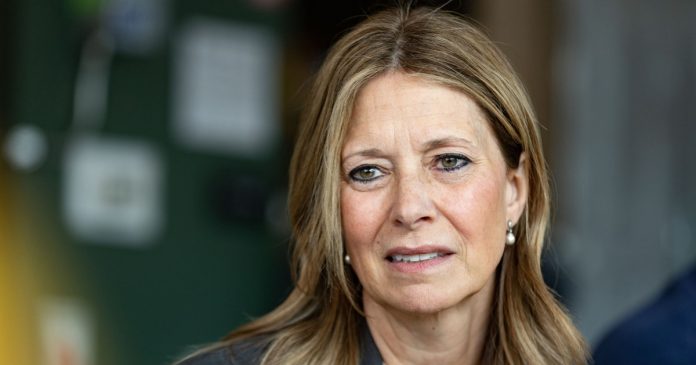 Armed man confronts Ohio gubernatorial candidate Amy Acton at event; suspect arrested