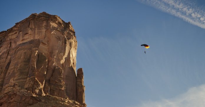 BASE jumper fatally plunges 700 feet after wingsuit failure in Utah