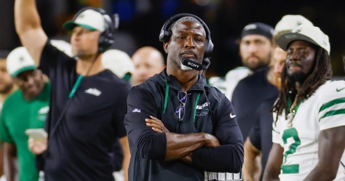 The Jets might be improved. But they still can’t intercept a pass.